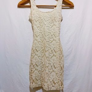 Off white lace bodycon XS Love Fire